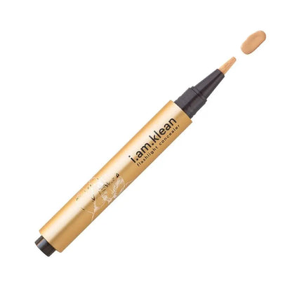 Flashlight concealer Skincare Boulevard